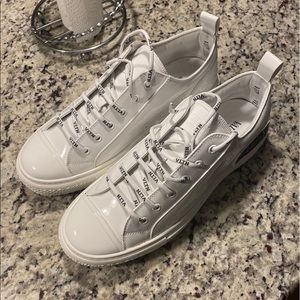 Valentino’s size 9 retail is 750 only worn 1x